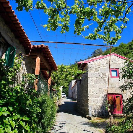 Гостевой дом Aldeia Turistica De Louredo Виейра-ду-Минью Экстерьер фото