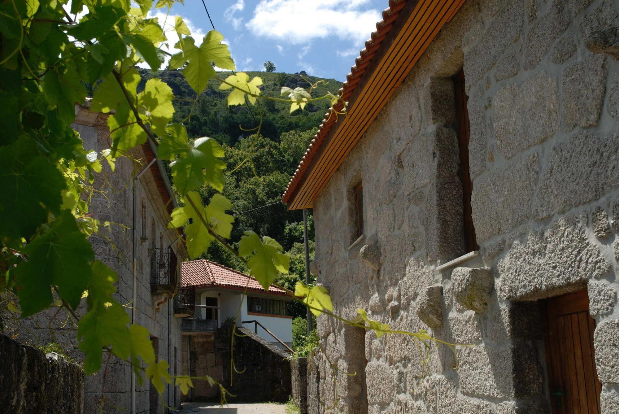 Гостевой дом Aldeia Turistica De Louredo Виейра-ду-Минью Экстерьер фото